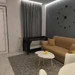 아파트 Alex