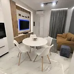 Alex Apartman *