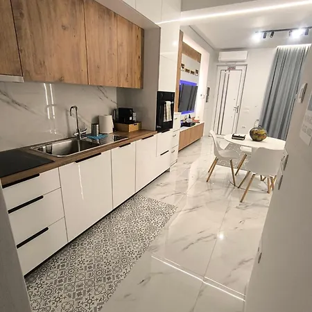 Alex דירה פאטרה